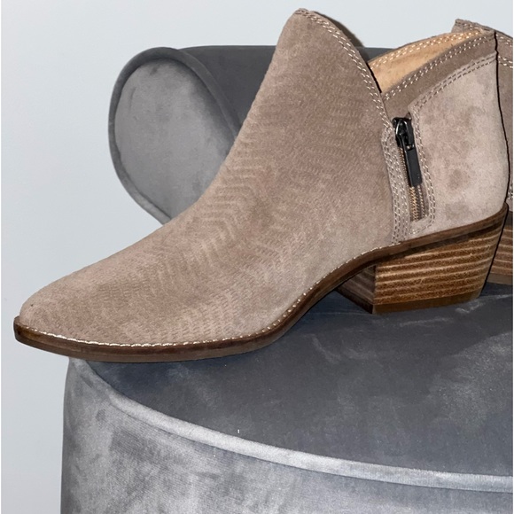 Lucky Brand Shoes - 🧨SALE LUCKY BRAND SUEDE DOUBLE ZIP BLOCK HEEL BOOTIES